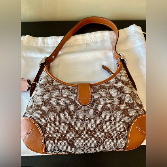 Coach Hamptons Hobo Bag In Crystal Signature Jacquard - Picture 4 of 7